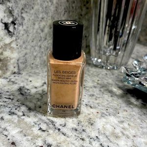 Chanel Les beiges highlighting fluid